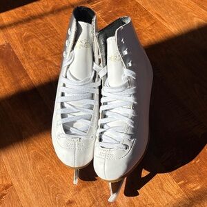 Classic White Ice Skates for Kids